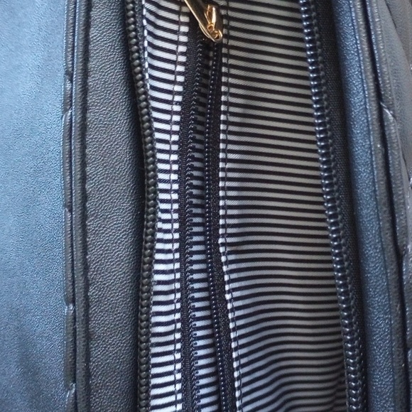 O.K. Women Handbags - Picture 4 of 7